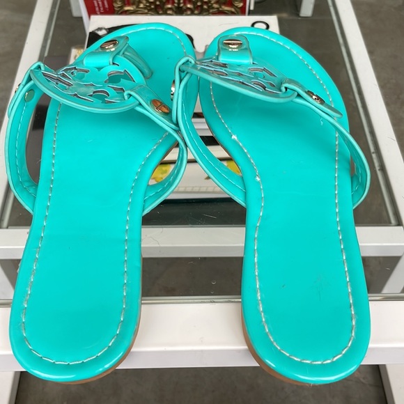 Woman’s sandals - Picture 3 of 3